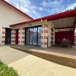 Air-conditioned House In The Arcachon Style With Swimming Pool בית נופש *