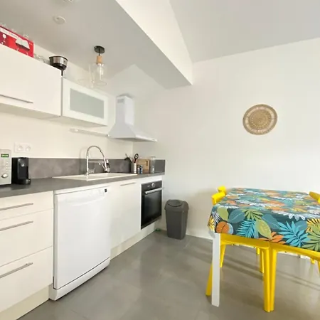 Casa de Férias Air-conditioned House In The Arcachon Style With Swimming Pool