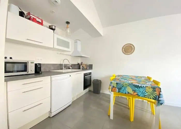 Maison Typee Arcachonnaise Avec Piscine Commune *